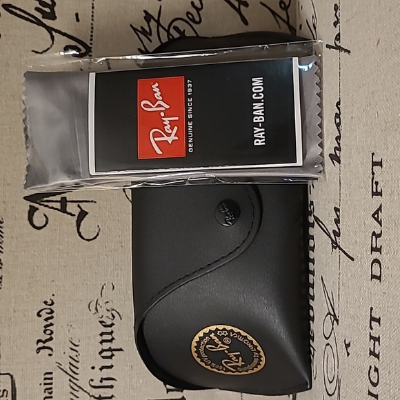 Ray-Ban case - Picture 4 of 4